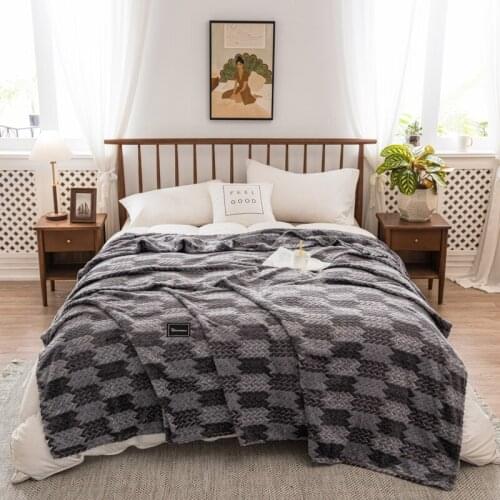 Feng zhong xue Fur Blankets