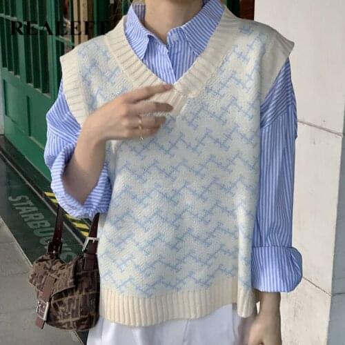 REALEFT 2021 New Autumn Winter Womens Vest Sweaters Pullovers Waistcoat V-Neck Knitted Vintage Print Chic Oversize Tank Tops
