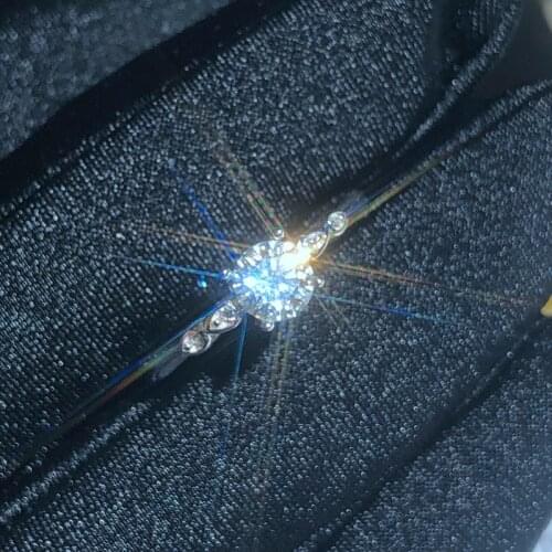 Moissanite 0.5ct Hardness 9.3, diamond substitutes, can be tested by instruments. Popular jewelry