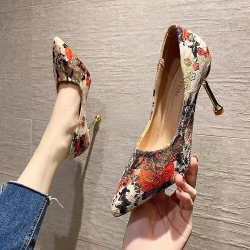 Women Pumps Female Casual Ladies Shoes Fashion Slip On Pointed Toe Party Zapatos De Vestir Mujer Classic Embroidery Flower