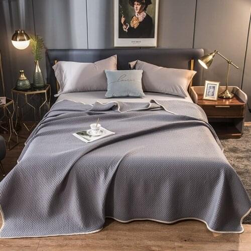 Summer Cool Silk Quilt Pure Color Sleeping Thin Soft Comforter Washable Air Conditioner Quilts Suitable for Adult Children