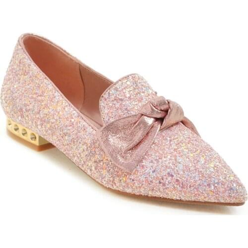 In the spring of 2019 new comfortable with lower side with sequins bowknot is 40 to 43 pointed mouth shallow single woman shoes