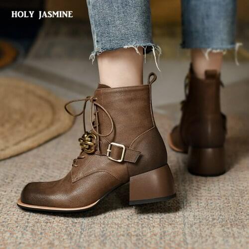 2021 Fashion Shoes Women Square Toe Thick Heel Shoes Retro Cross-tied Short Boots Solid Leather Ankle Boots Winter Women Boots