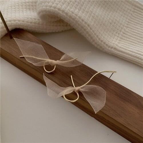 U-Magical Fairy Retro Pink Black Color Yarn Bowknot Earrings for Women Gold Color Metal Tie Bow Metallic Dangle Earrings Jewelry