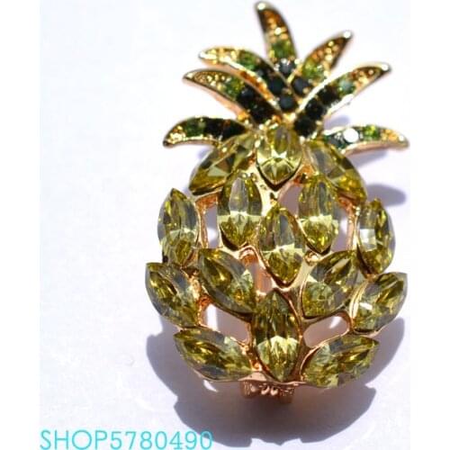 Fashion Jewelry Crystal Cute Pineapple Brooch Women Brooch Gold Color Breast Pin Summer Garments Ladies Gifts Suits Accessories