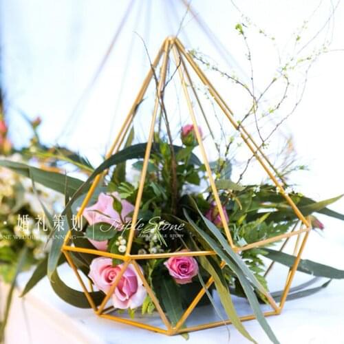 Wedding Props Creative Geometry Hollow Diamond Ornaments Golden Wrought Iron T Road Lead Decoration Wedding Stage Backdrops