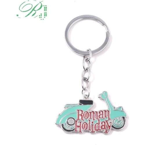 RJ New Roman Holiday Keychains Audrey Hepburn Princess Ann Joe Gregory Peck VESPA Motorcycle Keyring For Men Women Jewelry Gifts