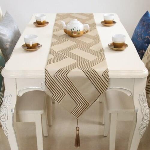 European Classical Wave Pattern Jacquard Wild Table Runner Cabinet Coffee Table Living Room Sofa Decoration