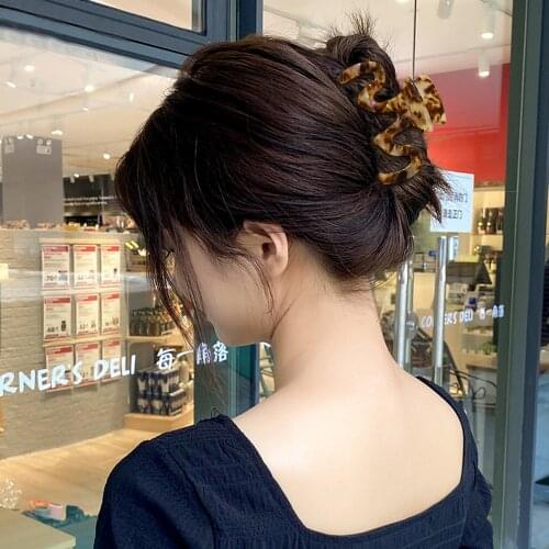 New Ins Large Geometric Hollow W Tortoiseshell Transparent Blue Acetate Hair Clip Hair Claw for Women Hair Accessories