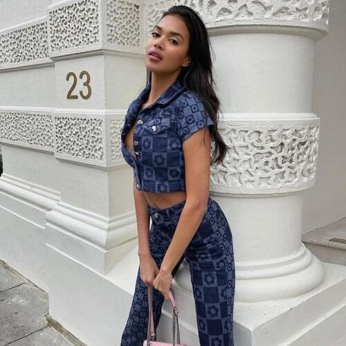 Europe and the United States 2021 Summer Fashion Print Heart-shaped Button Slim Navel T-shirt High Waist Flared Pants Women Suit
