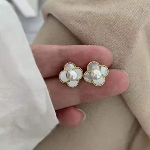 YAOLOGE 2021 New For Women White Enamel Flower Stud Earrings Geometric Alloy Ear Accessories Girls Fashion Party Jewelry Gift