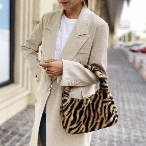 Women Autumn Winter Fashion Soft Plush Shoulder Underarm Bags Casual Pure Color and Animal Printed Female Handbags