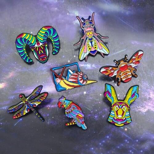 Dragonfly Fly Beetle Parrot Rabbit Snail Cattle Brooches Colorful Rainbow Animal Insect Broche Enamel Pin Badge Lapel Wholesale