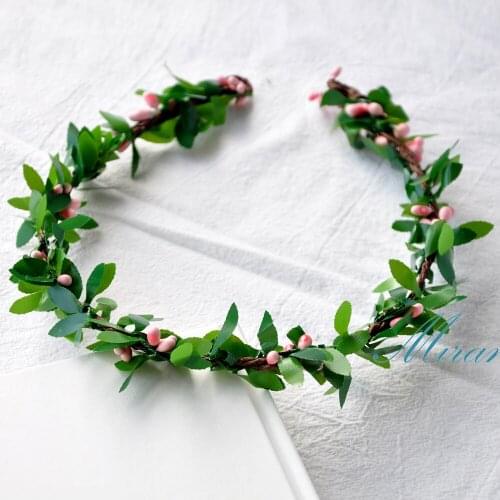 10 PCS wholesales Handmade Rustic Baby pink colors Pip Berries green leaves Festivals Feminine Fresh Flower Crown