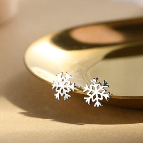 Hollow Snowflake Shape Stud Earrings For Women Ice Flower Korean Fashion Design Female Festival Party Jewelry Support Wholesale