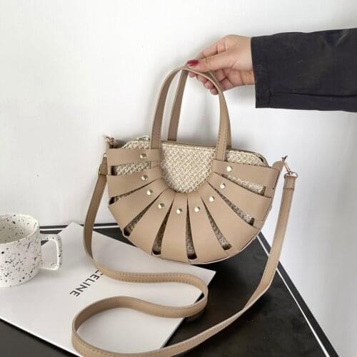 High Quality Leather Zipper Shoulder Crossbody Bags for Women 2021 Retro Small Leather Messenger Ladies Hollow Out Messenger Bag