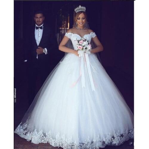 Off Shoulder Princess Lace Appliqued Wedding Dress Vintgae Sweep Train Sweetheart Plus Size Bridal Gown