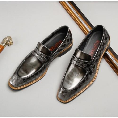 Luxury Classic Shoes Mens Carving Loafer Genuine Leather Black Gray Slip On Men Dress Shoes Designer Shoes Wedding Formal Shoes