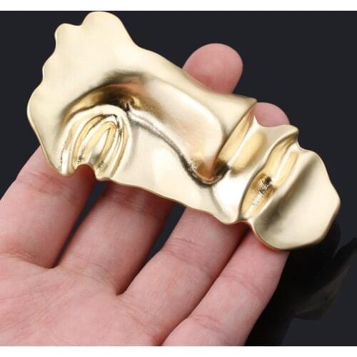 2021 Exaggerated Brooches for Women Gold Color Metal Western Accessories Hijab Pins Half Human Face Brooches Personality Pins