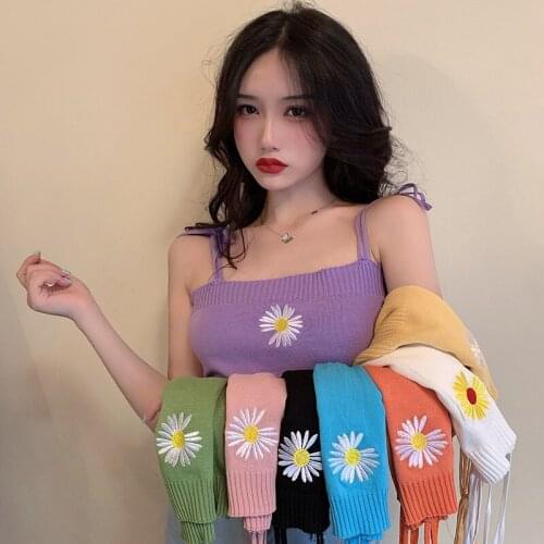 Women Sexy Daisy Cropped Top Women Summer Tank Top Vintage Sleeveless Knitted Shirts Female Floral Embroidered Camis Sweater