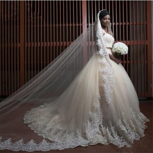 Spaghetti Straps Two Pieces Heavy Beaded Sexy African Wedding Dresses 2021 Long Veil Ball Gown Lace Applique Bride Gown