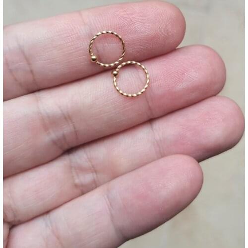 Small Distorted 9mm Circle Women Hoop Earrings Ear Loop Smooth Ring Polishing 316 Stainless Steel Jewelry Anti Allergy