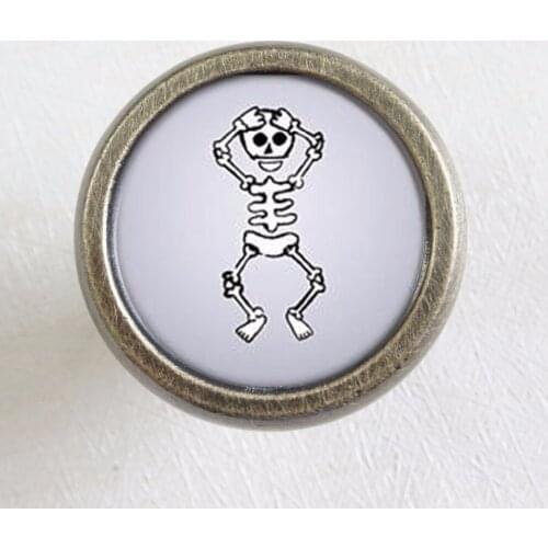 Cute Skull Drawer Knobs Vintage Style Knobs / Copper Sliver Bronze Rustic Funiture / Door Cabinet Handles Hardware