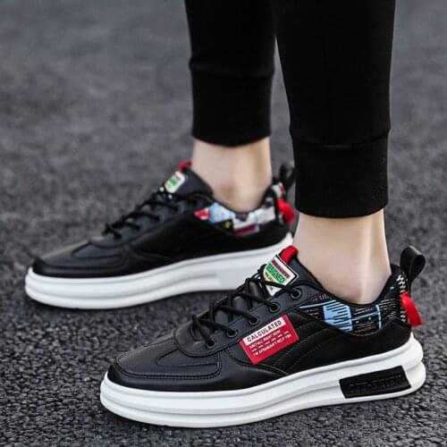 Summer Mens New Fashion Casual Shoes Korean Flat Shoes Classic Student Lightweight Non Slip Breathable Walking Shoes 2021