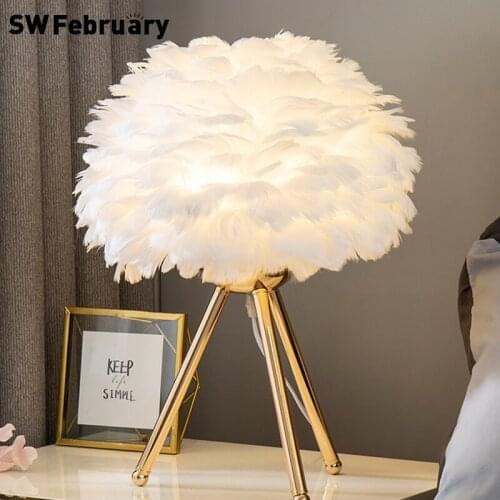 Feather Table Lamp Living Room Bedroom Bedside Lamps Nordic INS Girl American Light Simple Warm Romantic Night Lights