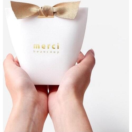 Newest White/Black/Red MERCI BEAUCOUP Baby Shower Favor Boxes Candy Box With Ribbon Wedding Party Supplies Paper Gift Box