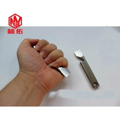 EDC Keychain Outdoor Titanium Alloy Crowbar Tactical Self-defense Portable Bottle Opener Multi-function Tool Card