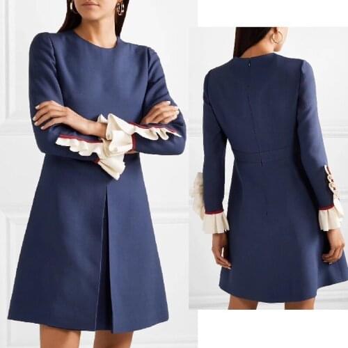 2021 A shaped New pendulum slim dress with auricular sleeves and collar waist