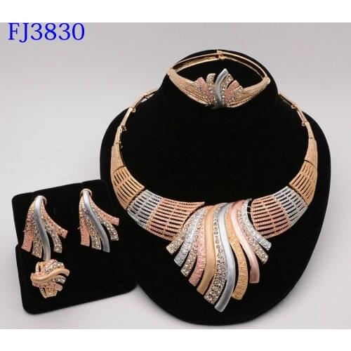 Pretty African Jewelry Sets Round Necklace Bracelet Dubai Gold Jewelry Set for Women Wedding Party Bridal Earrings Ring Jewelry