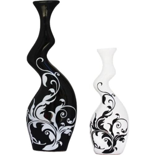 Popular European Fashion Decoration Ceramic Vase Home Furnishing Abstract Curve Handmade Ceramic Flower Arrangement Crafts