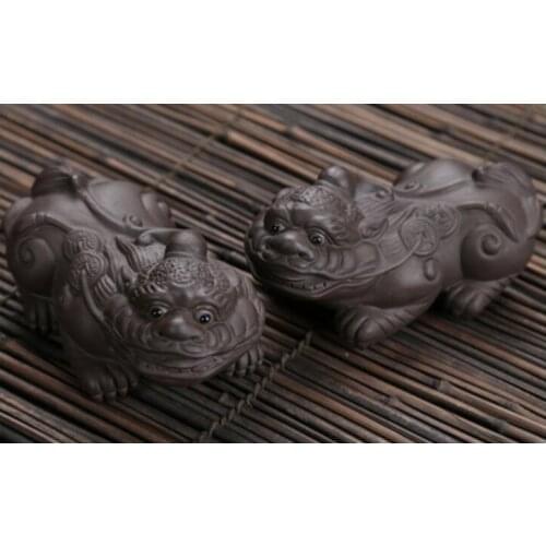 Factory sells 1pair purple sand tea pet invite money PI xiu water spraying tea fittings creative small set tray decoration play