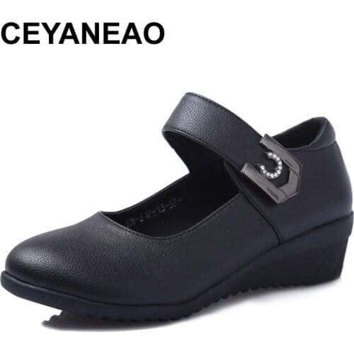 CEYANEAO Leather Pumps