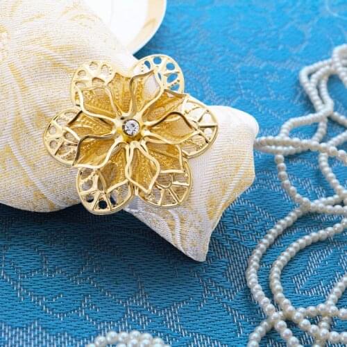 6pcs Flower Napkin Buckle Alloy Hollow Napkin Ring Napkin Holder Festival Wedding Hotel Supplies Table Decoration Accessories