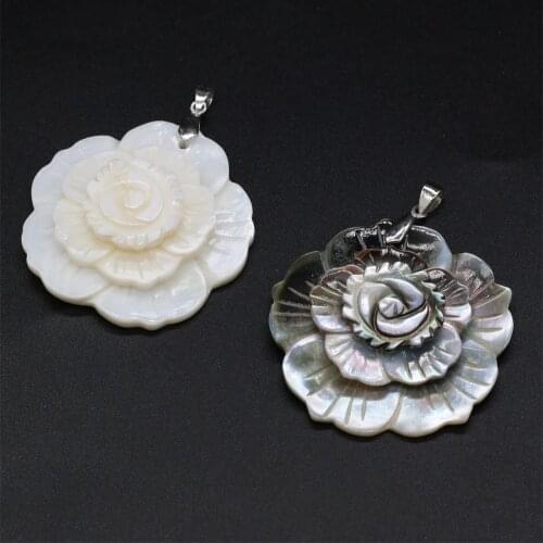 Natural Shell Pendant Exquisite Flower Shape White Shell Black Shell Accented Charms for Jewelry Making Necklace Bracelet DIY