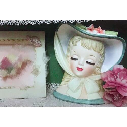 Limited Collection Cute Vintage Resin Girl Royal Court Palace Doll Toy Girl Friend Birthday Gift Home Deco 14cm