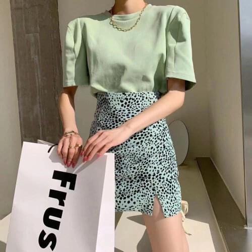 Ins2021 Spring and Summer Loose Puff Sleeve T-shirt + Irregular Leopard Print High Waist Split Half-length A-line Skirt Female