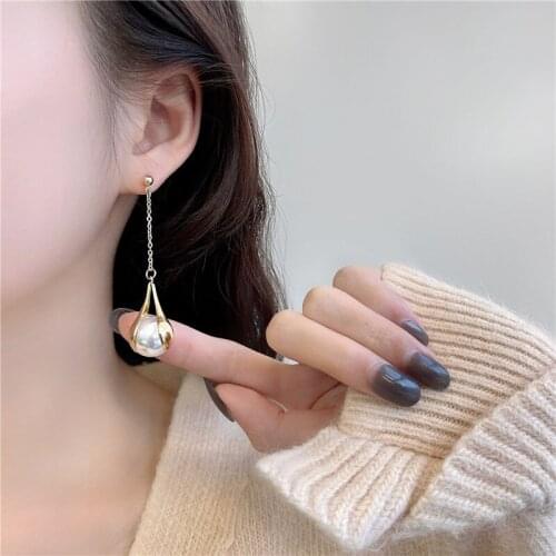 Aestheticism fashion personality contracted web celebrity long tassels pearl earring new senior geometric stud earrings