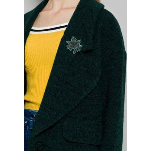 Funny pins Scarf Buckle Enamel Pin Badge Crystal Rhinestone Brooch Pin Plant Lapel Women Cute Collar Chapas Bijou Spilla Brosche