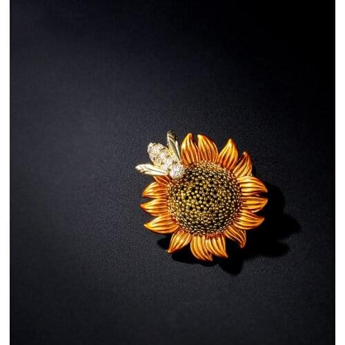 Sunflower Bee Brooch Daisy Flower Collar Insect Brooch Mens and Womens Clothes Jewelry Accessories