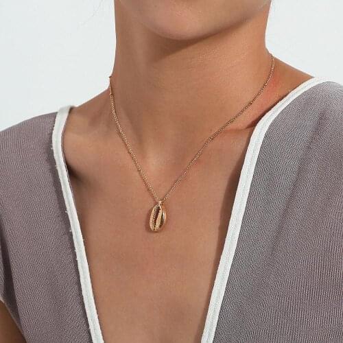 Bohemian Cowrie Conch Shell Pendant Necklace for Women Fashion Ocean Sea Beach Necklaces Boho Shell Jewelry