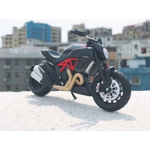 Maisto NEW 1:18 Ducati Diavel Carbo Alloy Diecast Motorcycle Model Workable Shork-Absorber Toy For Children Gifts Toy Collection