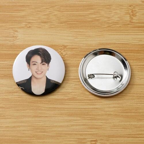 New South Korean Groups Kpop Bangtan Boys Japan Edition Same Pin Badges Speak Yourself Metal Brooch Accessories Bag Decoration