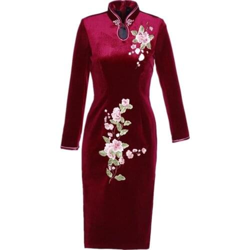 Shanghai Story 2020 Autumn Winter Velvet Cheongsam Embroidery Qipao Knee Length Chinese Traditional Dress