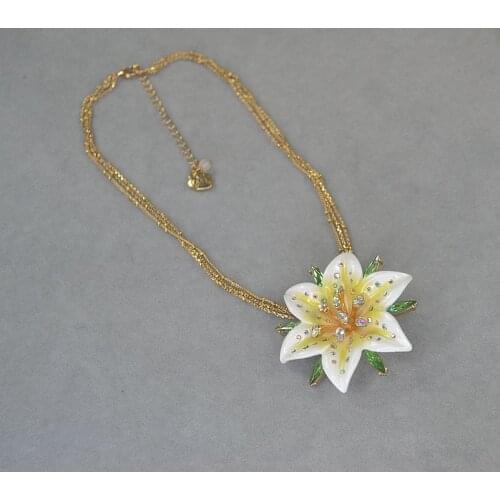 BJ New Copper Core Gold Inlaid Gem Yellow Lily Short Necklace Popular Fashion Classic Beauty