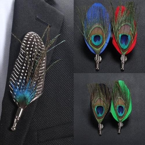 1 Pcs Feather Brooch Lapel Pin Fashion Designer Handmade Men Women Novelty Peacock Feather Brooches Dress Suit Accessory Gift