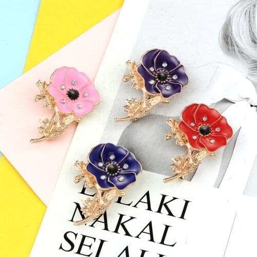 Fashion Women Enamel Pins 4 Style Red Pink Blue Purple Flower Badge Brooches Sweater Coat Shirt Lapel Pin Jewelry Gift for Girls